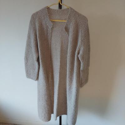 Vintage Knit Capes and Cardigans (B1-BBL)