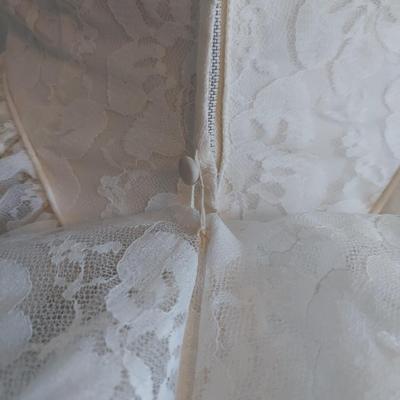 Vintage Lace Wedding Gown (B2-BBL)