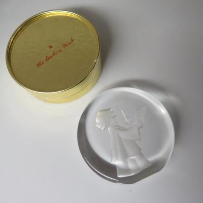 DANBURY MINT PAPERWEIGHT art glass sculpture figurine vintage holiday Christmas decor gift collectible retired 1986 angel star born puppy