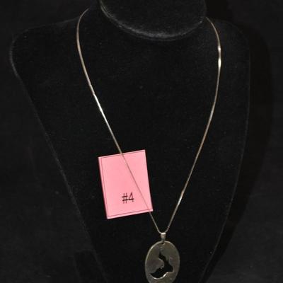 925 Sterling Chain with 925 Dove Pendant 18" 8.3g