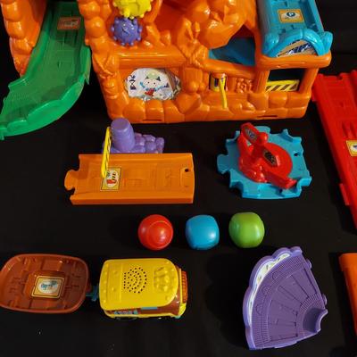 VTech Go Go Smart Wheels Treasure Mountain Train and More (B2-BBL)