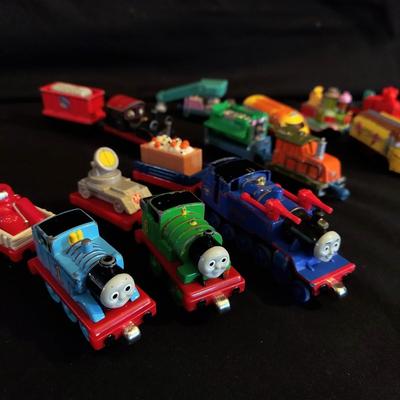 Thomas the Tank Engine and Chuggington Trains (B2-BBL)