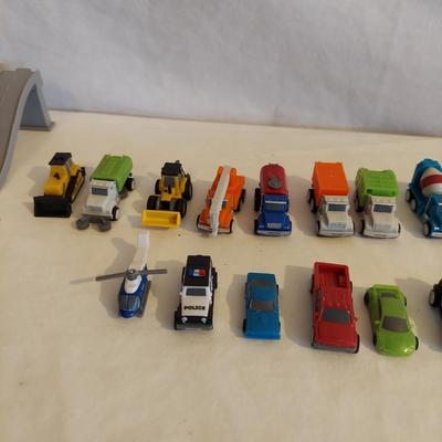 Driven Tiny Cars and Roadway Track (B2-BBL)