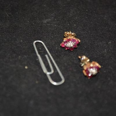 10K Gold Stud Earrings with Diamond Chips and Rubies 1.6g