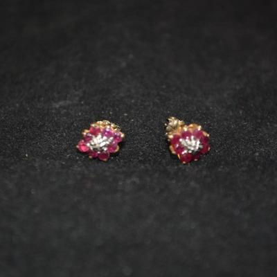 10K Gold Stud Earrings with Diamond Chips and Rubies 1.6g
