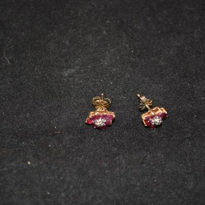 10K Gold Stud Earrings with Diamond Chips and Rubies 1.6g