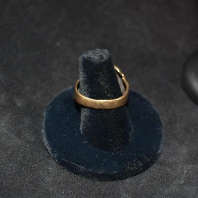 10K Gold "B" Monogrammed Ring Size 11 Cracked 6.2g