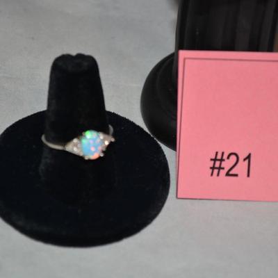 925 Sterling Ring with Opal & Crystal Settings Size 7 2.4g