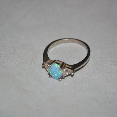 925 Sterling Ring with Opal & Crystal Settings Size 7 2.4g
