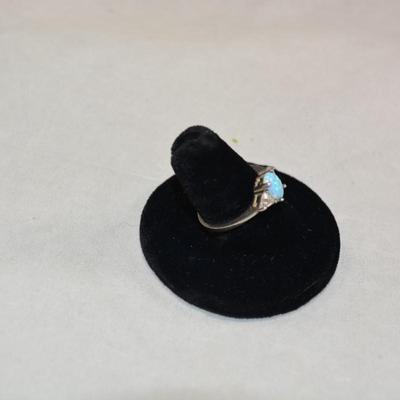925 Sterling Ring with Opal & Crystal Settings Size 7 2.4g