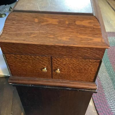 399 Antique Victrola Victor Talking Machine with Cabinet