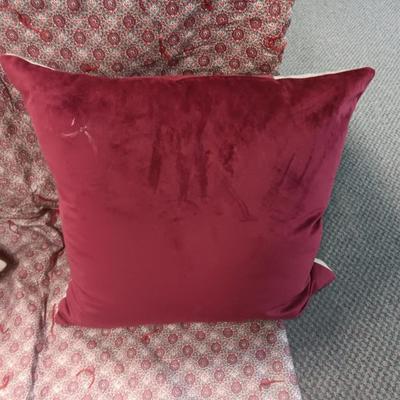 HAND TIED COTTON THROW AND 2 THROW PILLOWS
