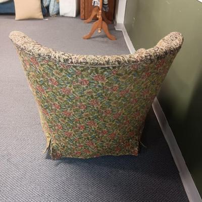 PARLOR CHAIR, BROWN/RED FLORAL, TUFTED BACK