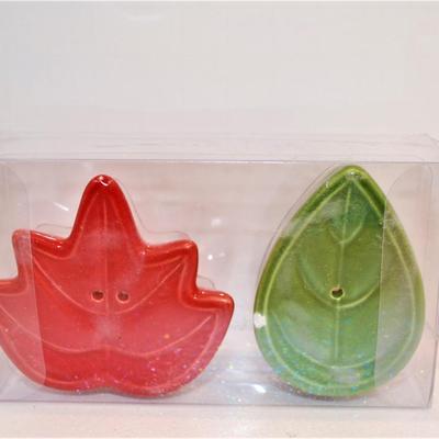 Flat Leaves Set Red & Green - Boxed 2 1/2