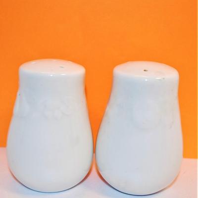Classic All White Cylinder Shaped Set 4"