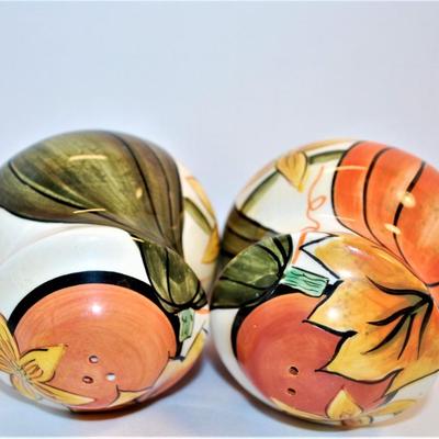 Barrel Shaped Set with Orange Pumpkins and Green Squash 3 1/4"