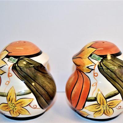 Barrel Shaped Set with Orange Pumpkins and Green Squash 3 1/4"