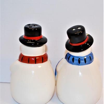 Snowmen with Black Hats with Holly Sprig 4"