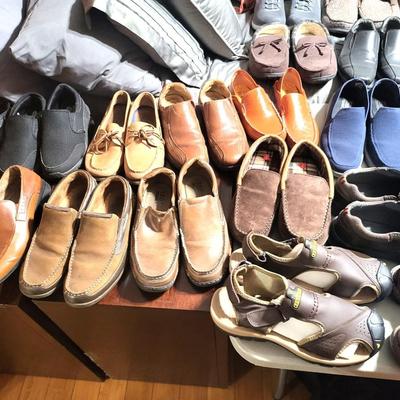 40 Pairs of Mens Shoes Size 11 - See Descriptions