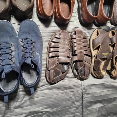 40 Pairs of Mens Shoes Size 11 - See Descriptions
