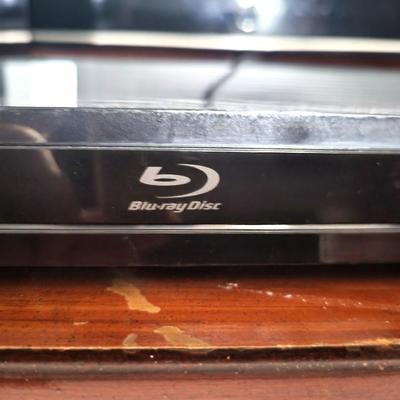 48 Inch Samsung Tv with Samsung Speaker Set with 4 Speakers, Soundbar, Sub-Woofer and Blue Ray