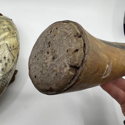 N447 Vintage Powder Horns & Indian Chief Sculpture