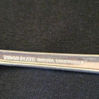 44 Piece Onieda Tudor Plate Silverware (DR-DW)