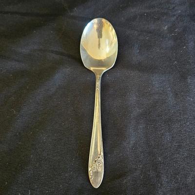 44 Piece Onieda Tudor Plate Silverware (DR-DW)