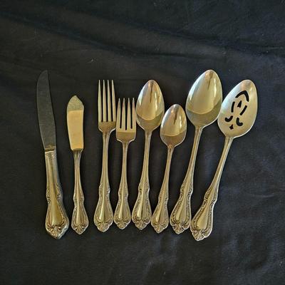 W.M.A. Rogers Oneida Silverware Set (DR-DW)