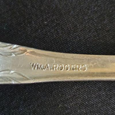 W.M.A. Rogers Oneida Silverware Set (DR-DW)