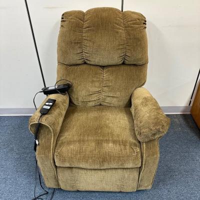 BEIGE COLORED CATNAPPER POWER LIFT CHAIR