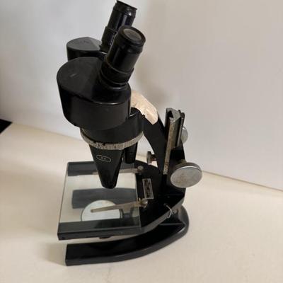 Microscope