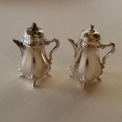 Silver salt and pepper shaker