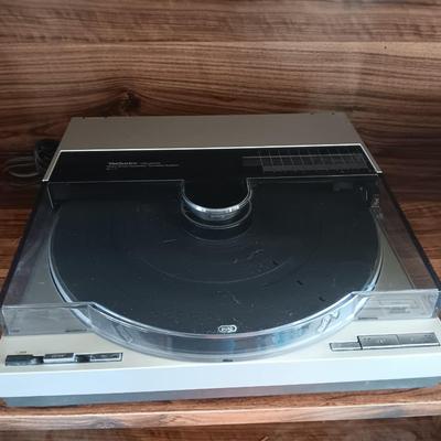 Nice Technics Model SL-7 Direct drive automatic turntable system - Record player
