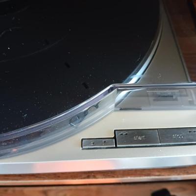 Nice Technics Model SL-7 Direct drive automatic turntable system - Record player