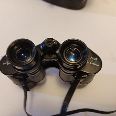 Vintage Bushnell fully coated optics 7 x 35 ENSIGN 394' @ 1000 Yds. Binoculars with case
