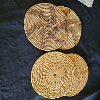 Placemats, Table Runners and Trivets (DR-DW)