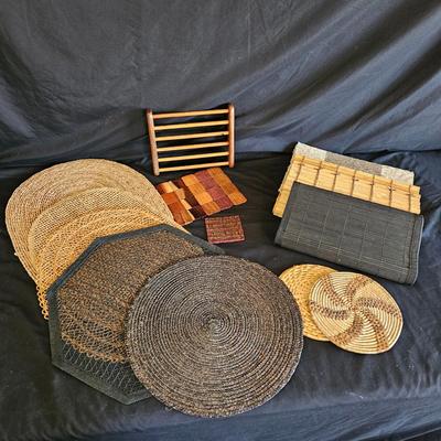 Placemats, Table Runners and Trivets (DR-DW)