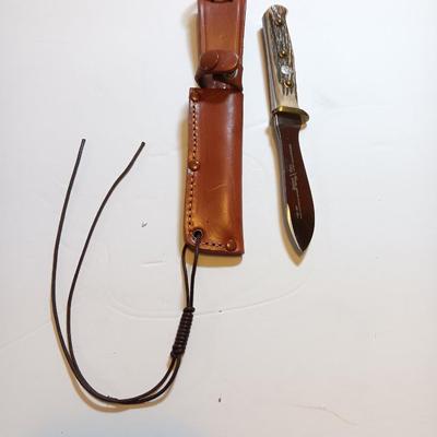 NICE! PUMA 6397 Solingen Germany Explorer #30-397 stag handled Knife with leather sheath.