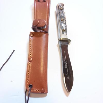 NICE! PUMA 6397 Solingen Germany Explorer #30-397 stag handled Knife with leather sheath.