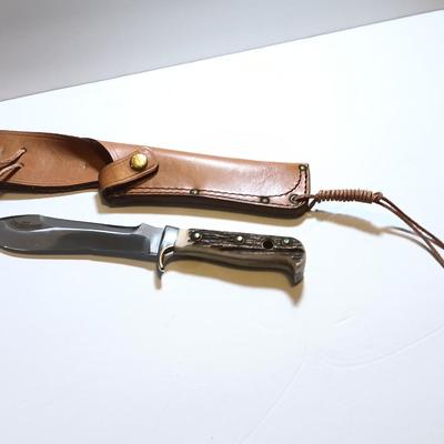 Mint PUMA 6377 White Hunter Genuine Pumamaster steel Solingen Germany Knife with leather sheath stag horn handle