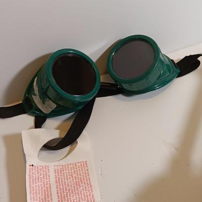 Victor straight cutting / welding torch head with shades and welding gloves.