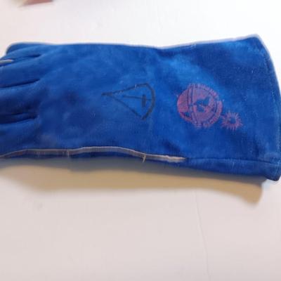 New Forney welding gloves and Gateway welding goggles