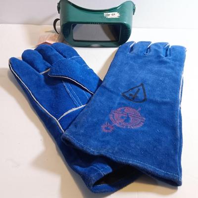 New Forney welding gloves and Gateway welding goggles