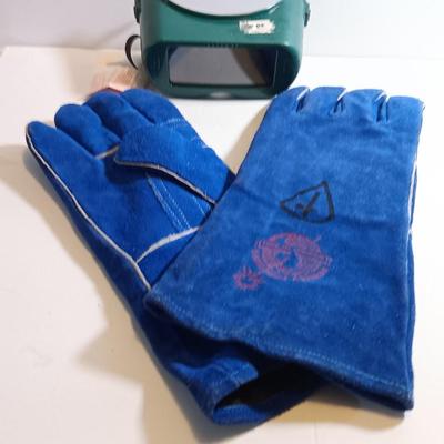 New Forney welding gloves and Gateway welding goggles
