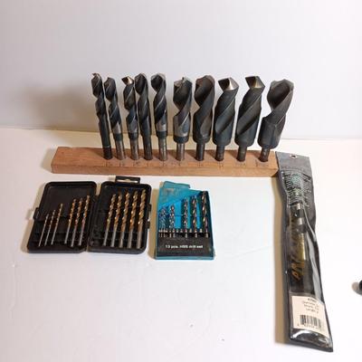 Assortment of drill bits
