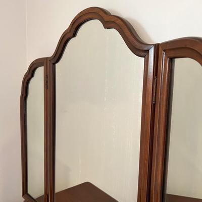 Antique Vanity Dressing Table w. Trifold Mirror