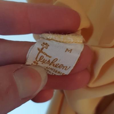 Vintage Nightgowns and Robes (B1-BBL)