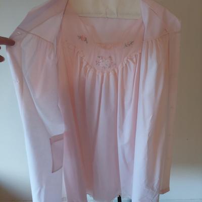Vintage Nightgowns and Robes (B1-BBL)