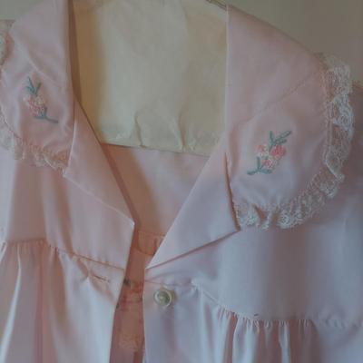 Vintage Nightgowns and Robes (B1-BBL)